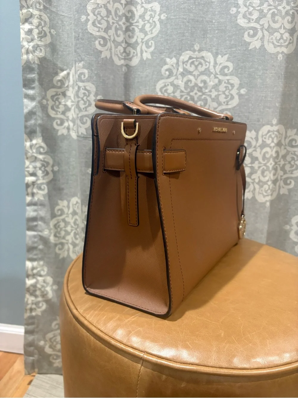 Michael Kors Rayne Medium Satchel with Saffiano leather